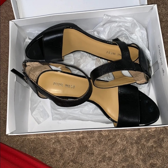 Shoes - Picture 2 of 5